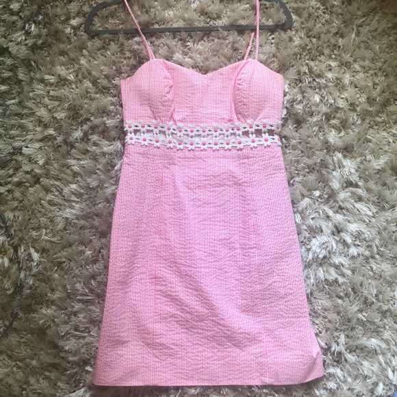 Lilly Pulitzer Dresses & Skirts - Lilly Pulitzer Pink and white seersucker dress
